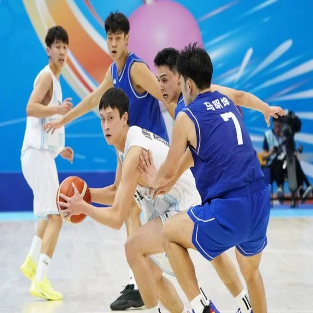 篮球季后赛走势解析：数据视角揭示比赛关键动态 专稿第12060期